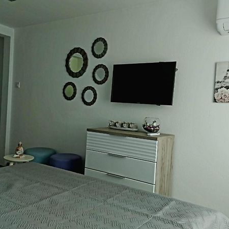 Lucic Guesthouse เซทินเจ ภายนอก รูปภาพ