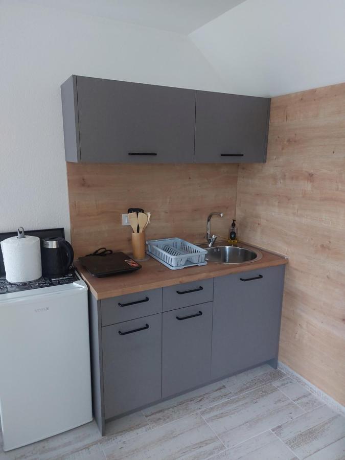 Lucic Guesthouse เซทินเจ ภายนอก รูปภาพ