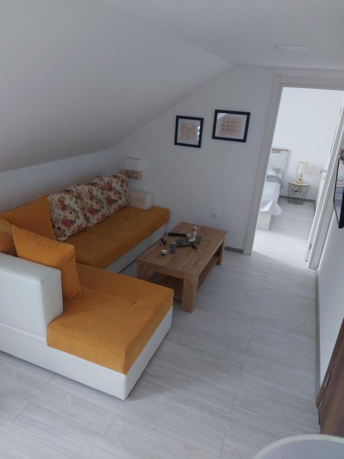Lucic Guesthouse เซทินเจ ภายนอก รูปภาพ
