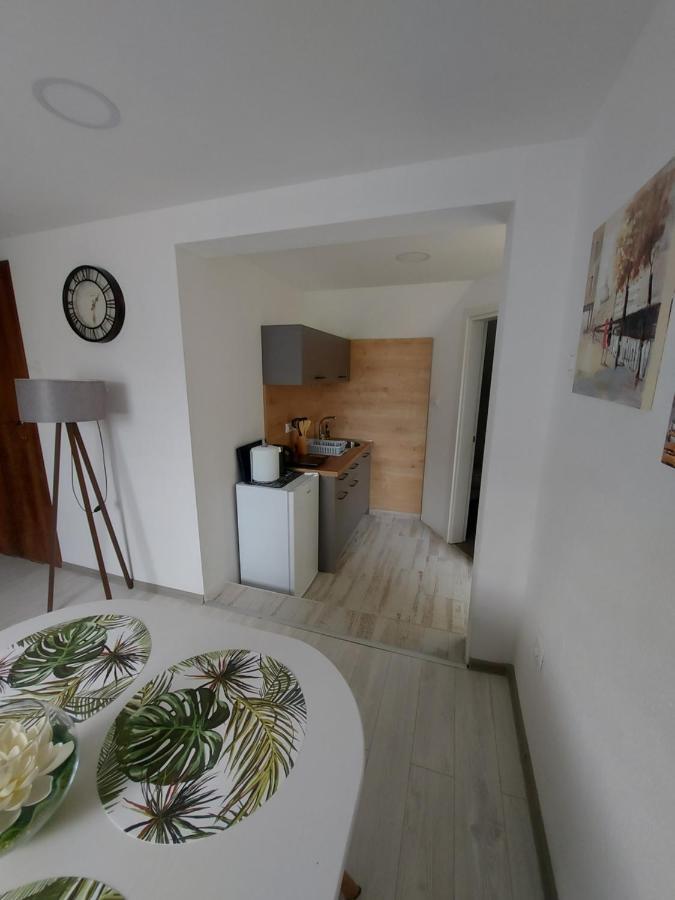 Lucic Guesthouse เซทินเจ ภายนอก รูปภาพ